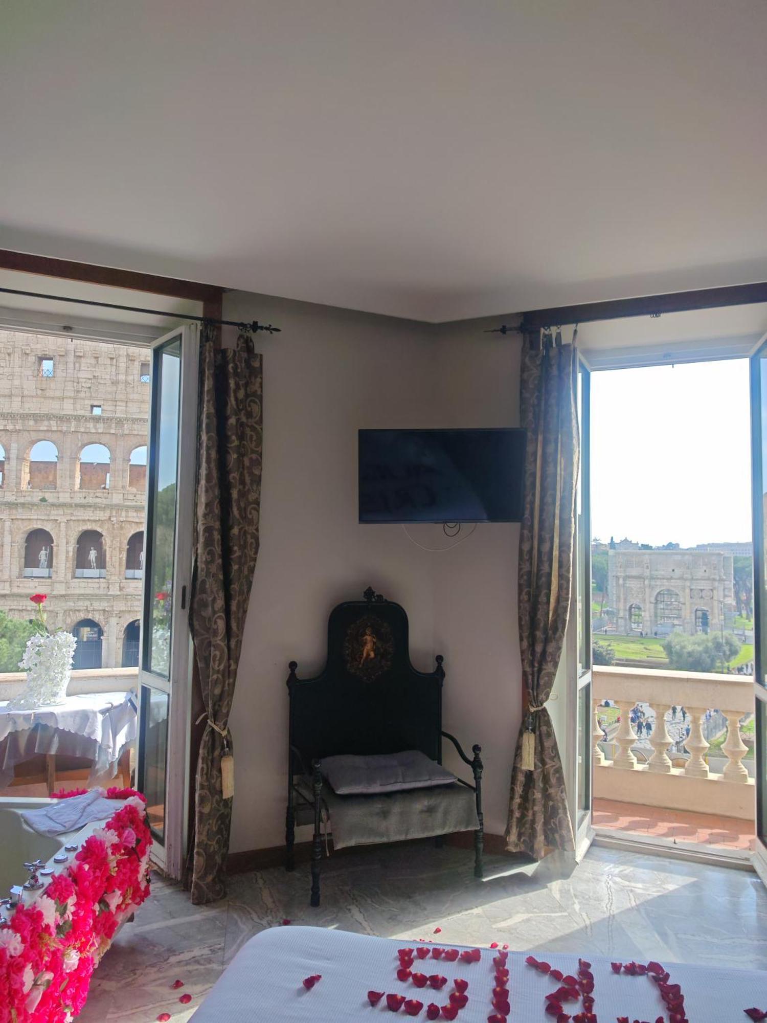 View Colosseo From Jacuzzi — Foto 2
