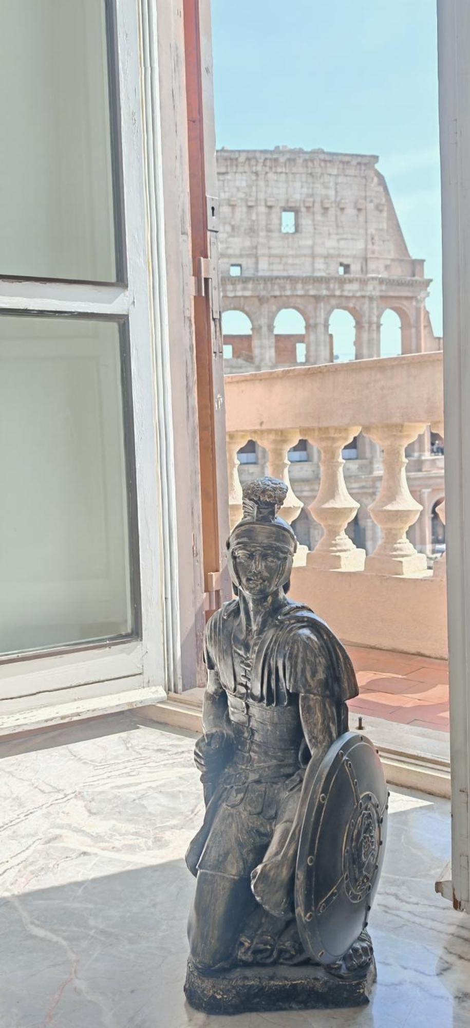 View Colosseo From Jacuzzi — Foto 1